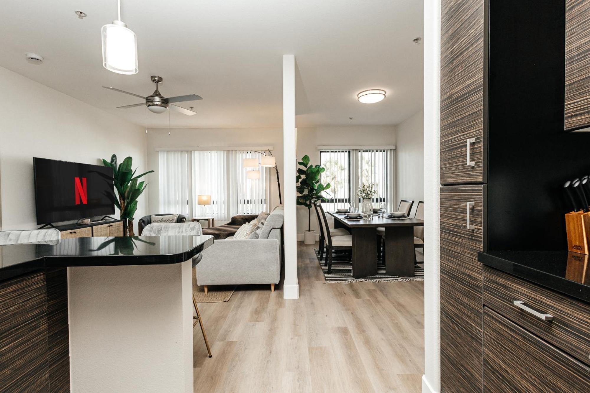 Ruby 2 Bedroom In Miraclemile Apartment