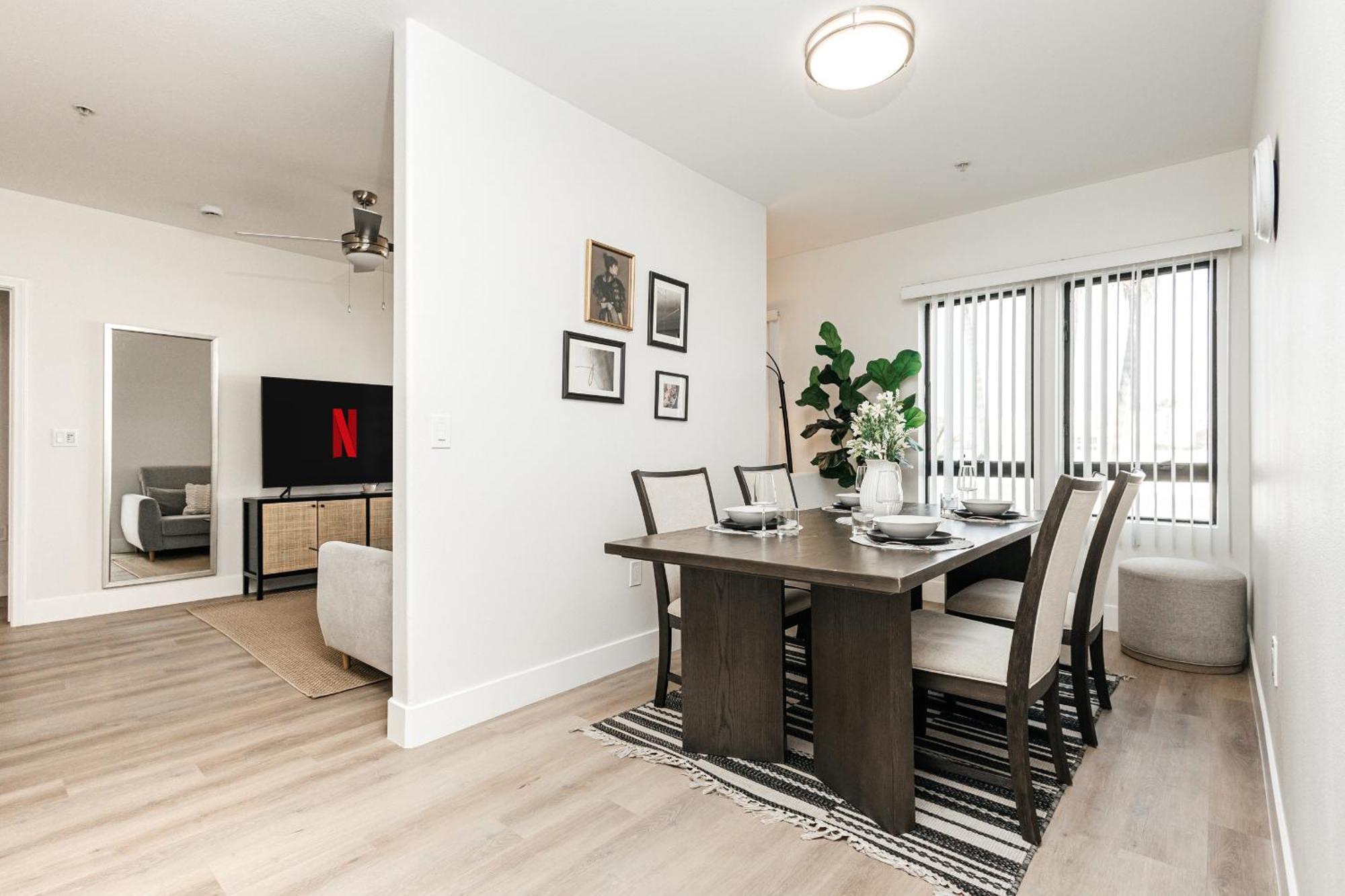 Ruby 2 Bedroom In Miraclemile Apartment
