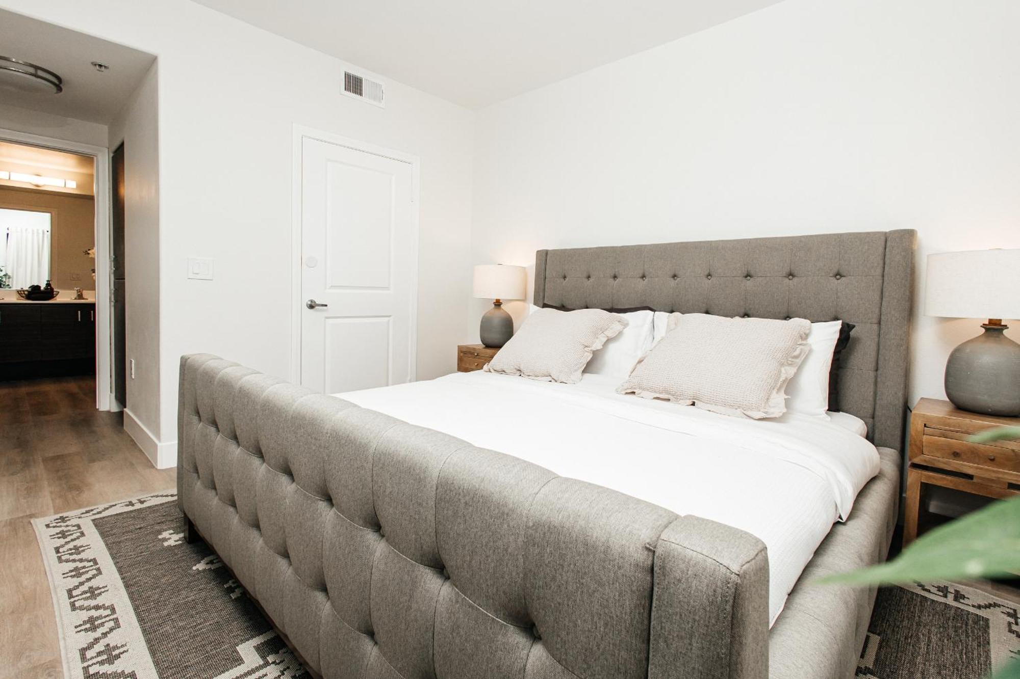 Apartment Ruby 2 Bedroom In Miraclemile *