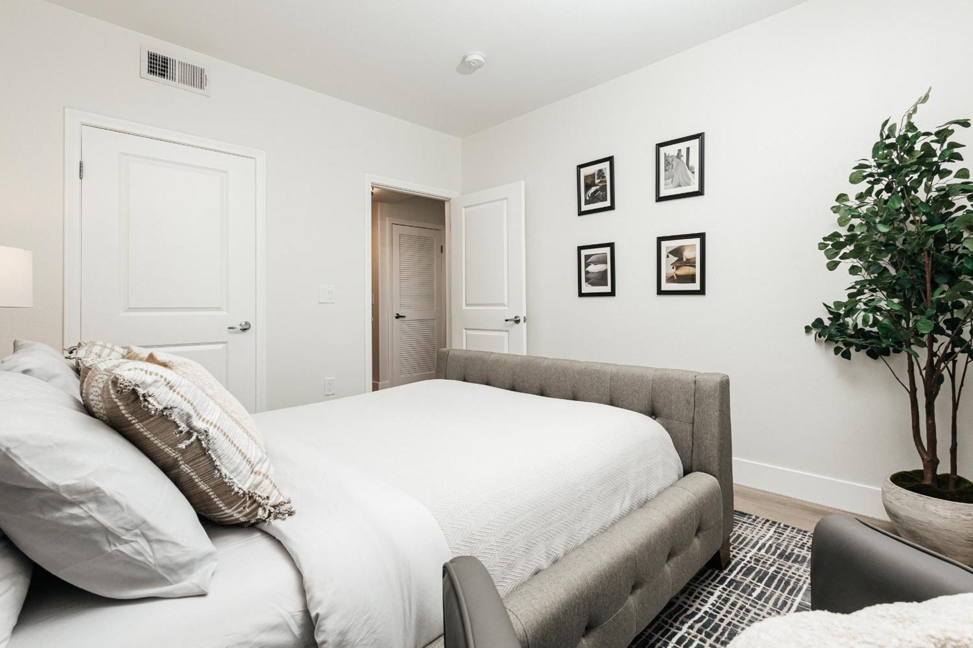 Ruby 2 Bedroom In Miraclemile * Los Angeles