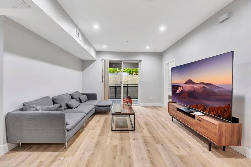 Apartment Luxurious 3br 3ba Retreat In La
