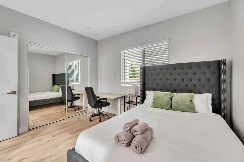 Luxurious 3br 3ba Retreat In La *