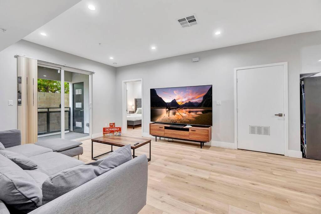 Luxurious 3br 3ba Retreat In La *