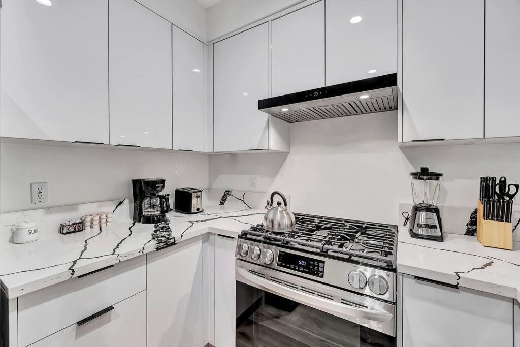 Luxurious 3br 3ba Retreat In La