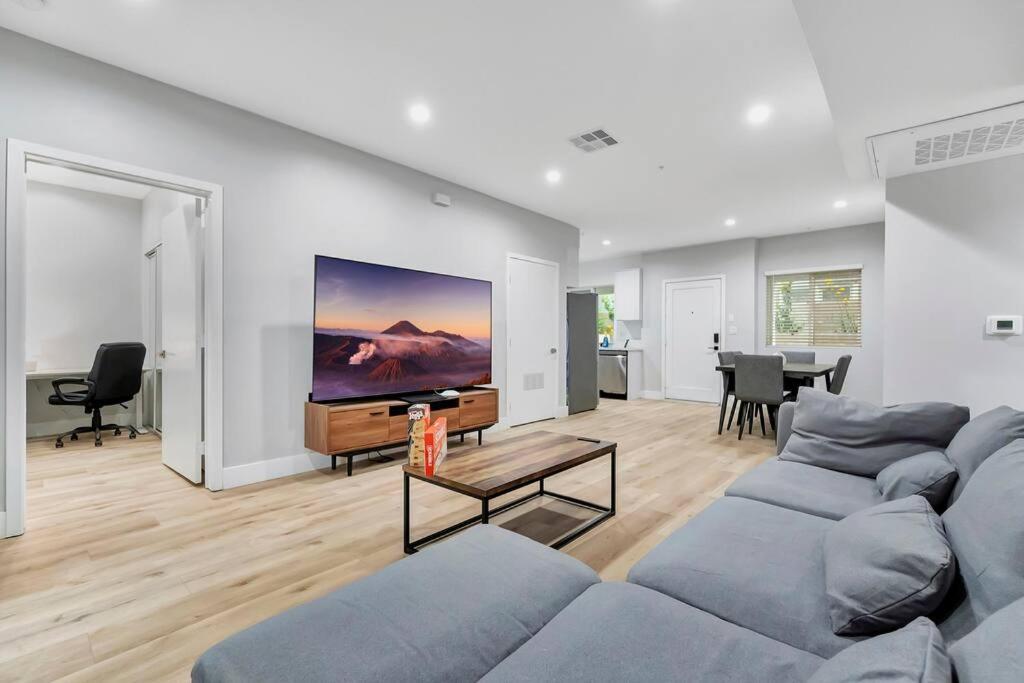Luxurious 3br 3ba Retreat In La *