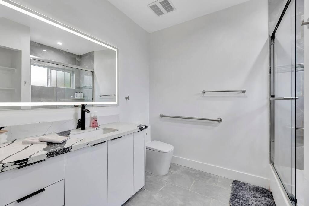 Apartment Luxurious 3br 3ba Retreat In La *