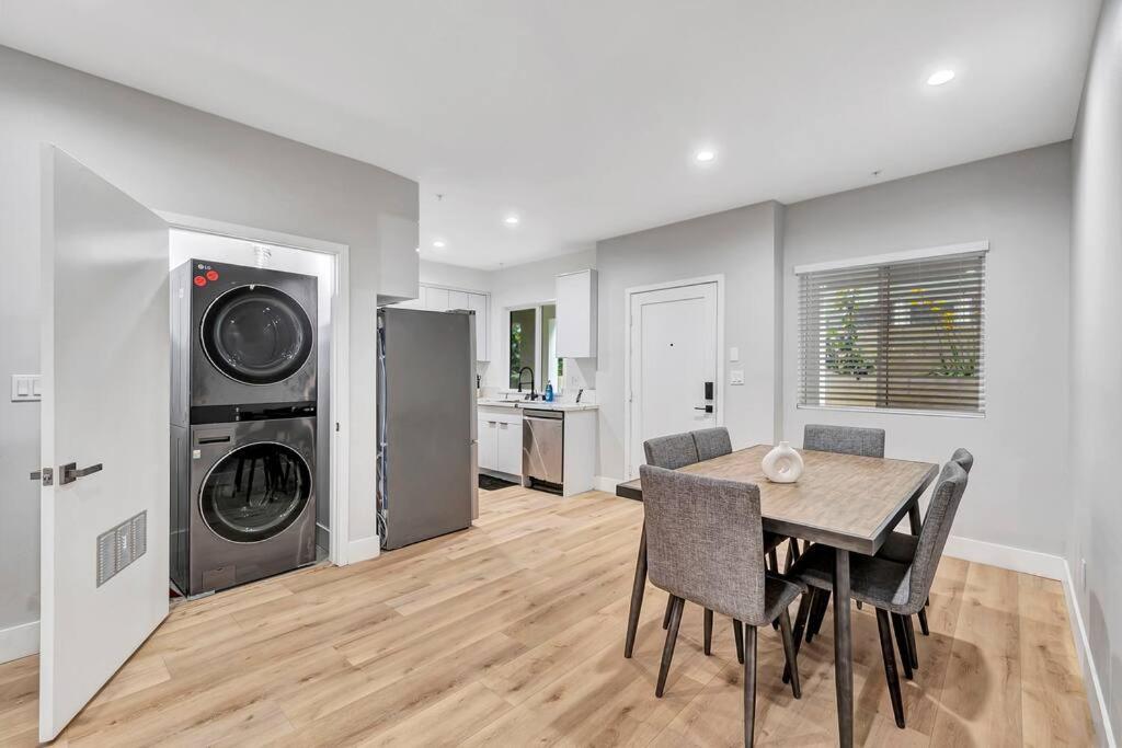 Luxurious 3br 3ba Retreat In La Apartment Los Angeles