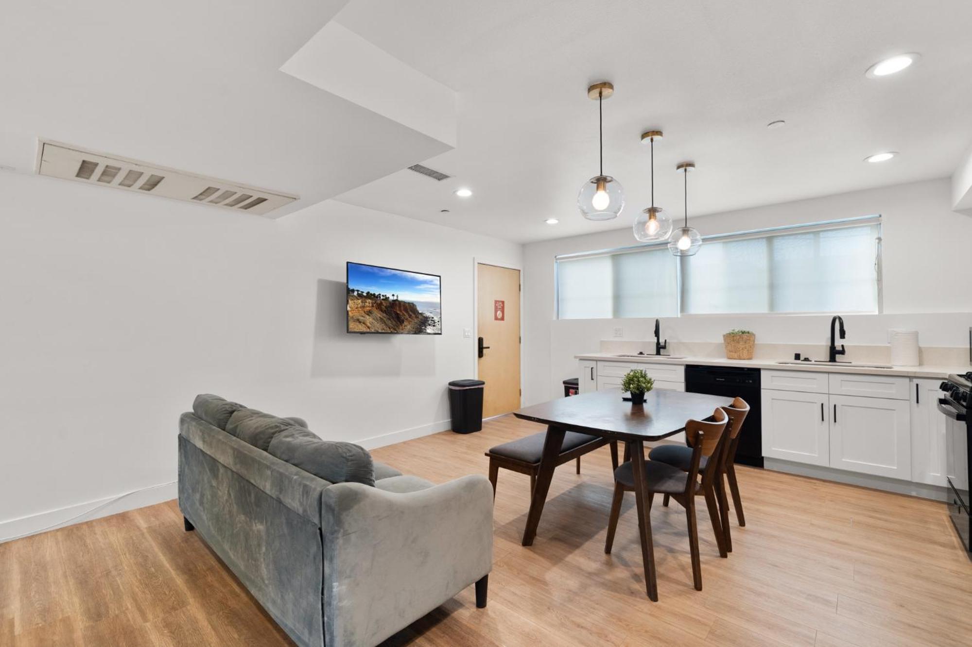 Perfect Location Near Usc, 1bedroom With Shared Access Hotel