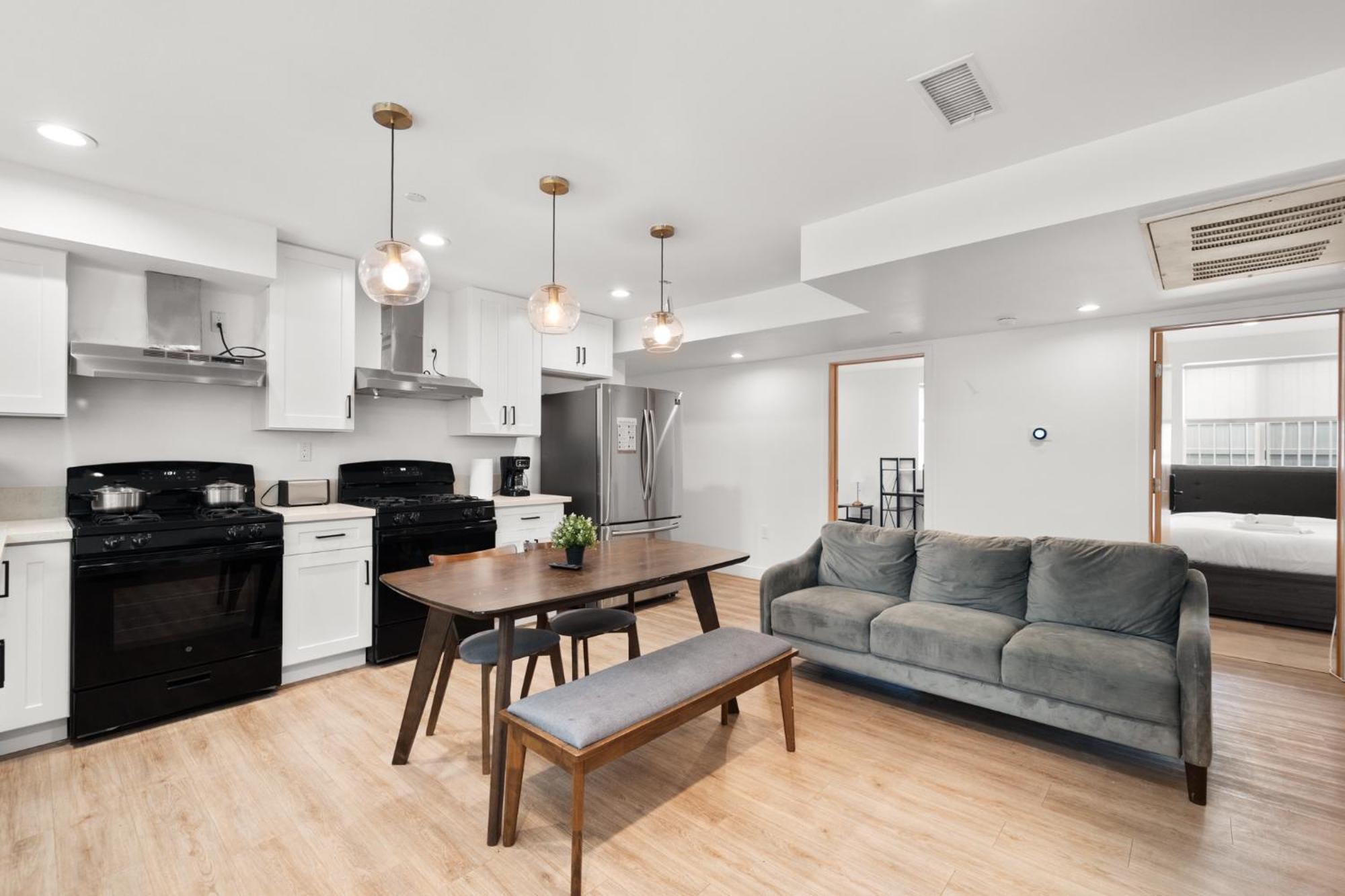 Perfect Location Near Usc, 1bedroom With Shared Access 4*