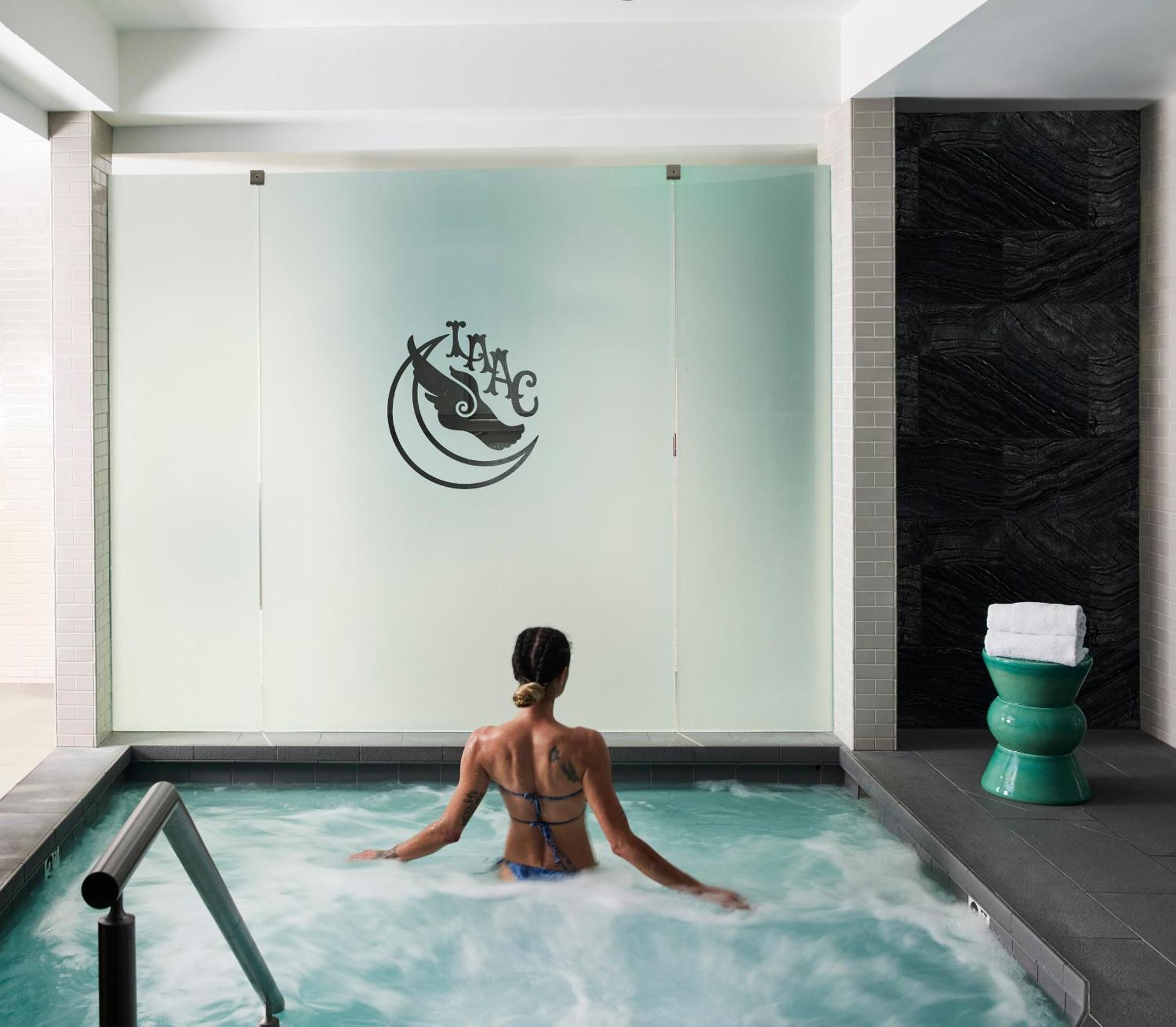 Hotel Angeles Athletic Club 4*