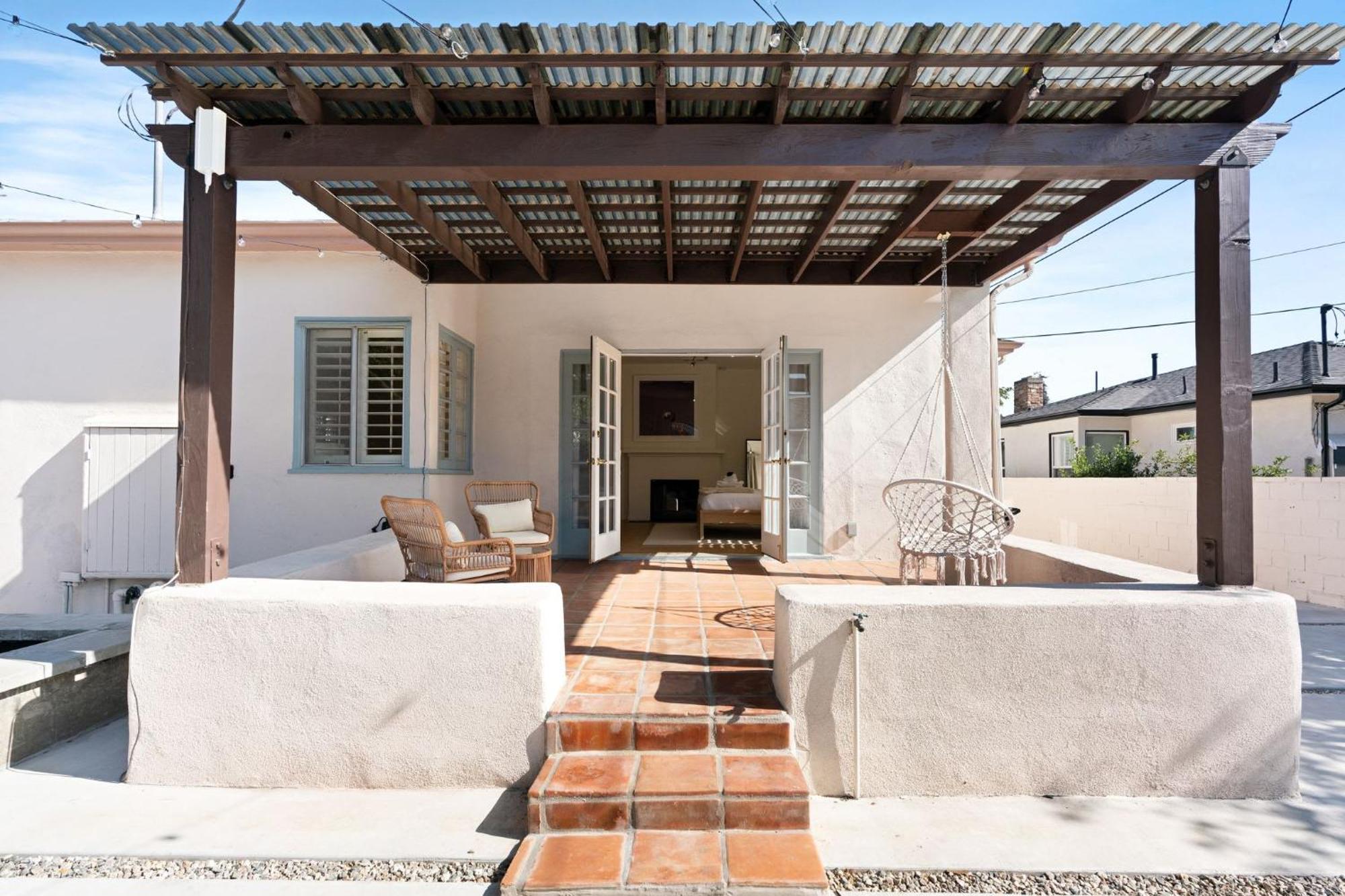 Holiday home New Listing Sound Stage By Colby And Conrad *