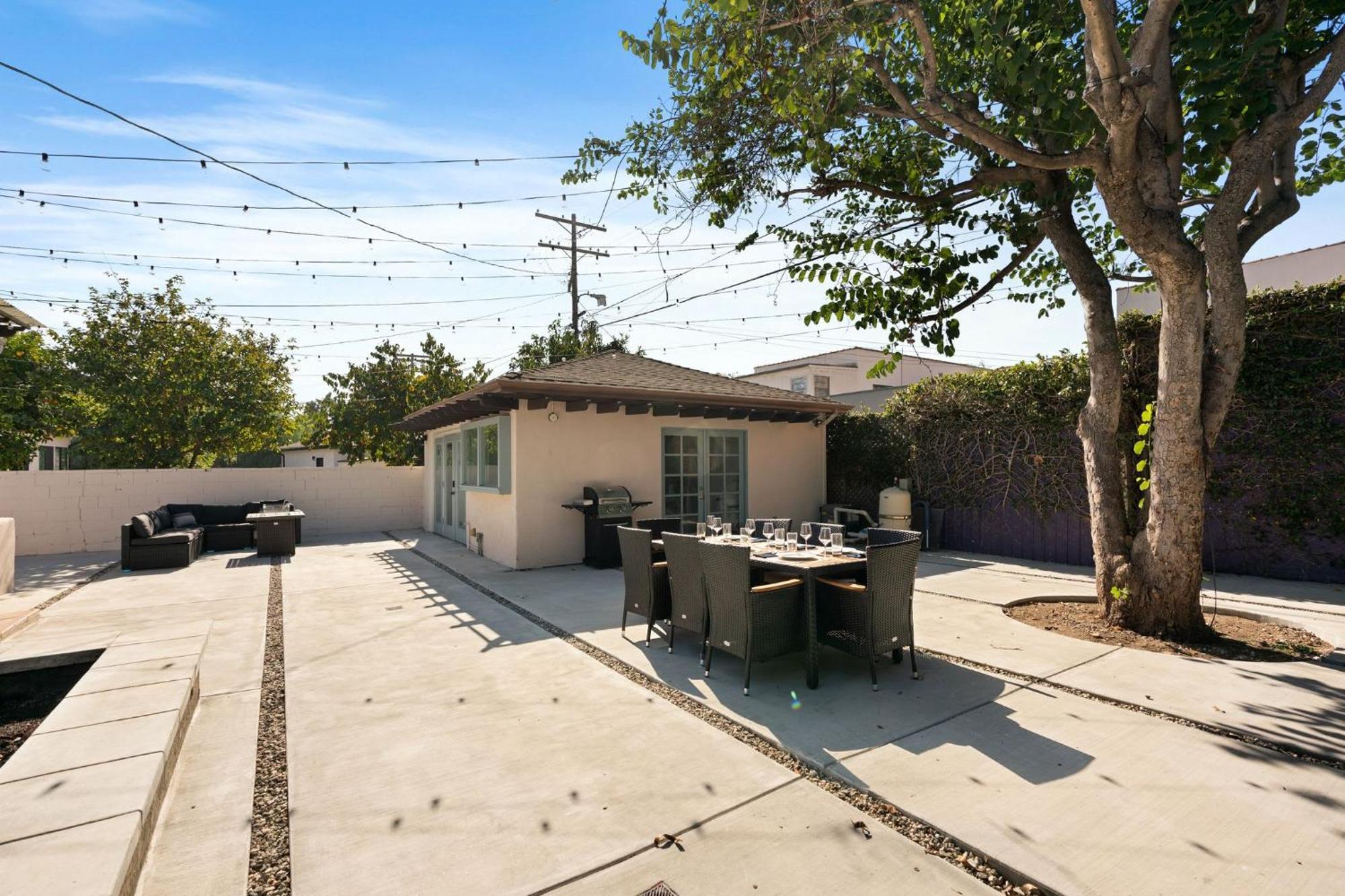 New Listing Sound Stage By Colby And Conrad *