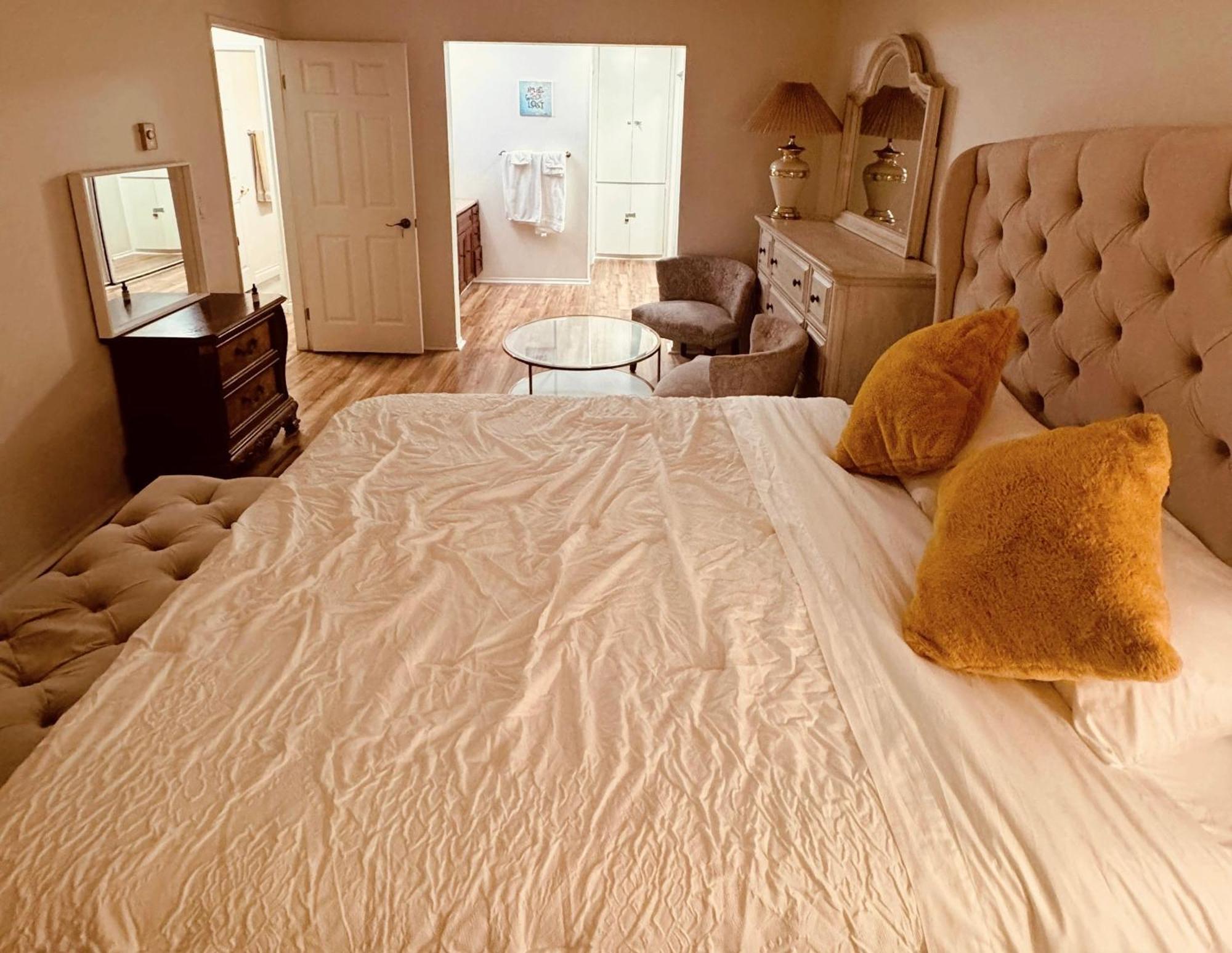 Beautiful 2 Bedroom Less 5 Mins To The Near Lax Los Angeles