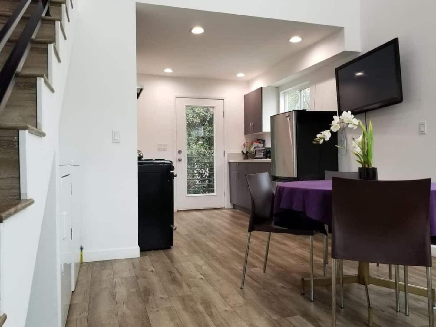 Kobe Bryant-themed 3 Bedroom With Hot Tub 10 Minutes From Rodeo Drive Holiday home
