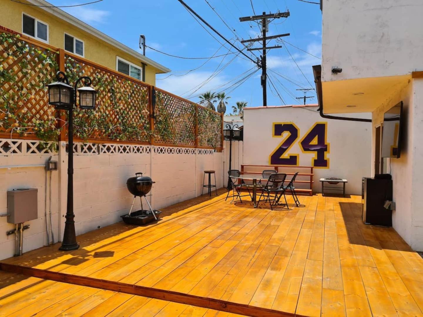 Kobe Bryant-themed 3 Bedroom With Hot Tub 10 Minutes From Rodeo Drive * Los Angeles
