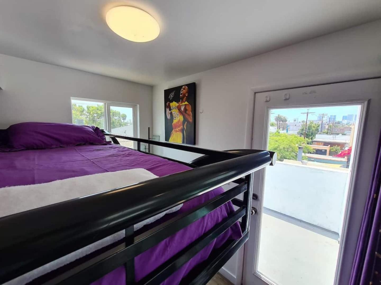 Kobe Bryant-themed 3 Bedroom With Hot Tub 10 Minutes From Rodeo Drive Holiday home