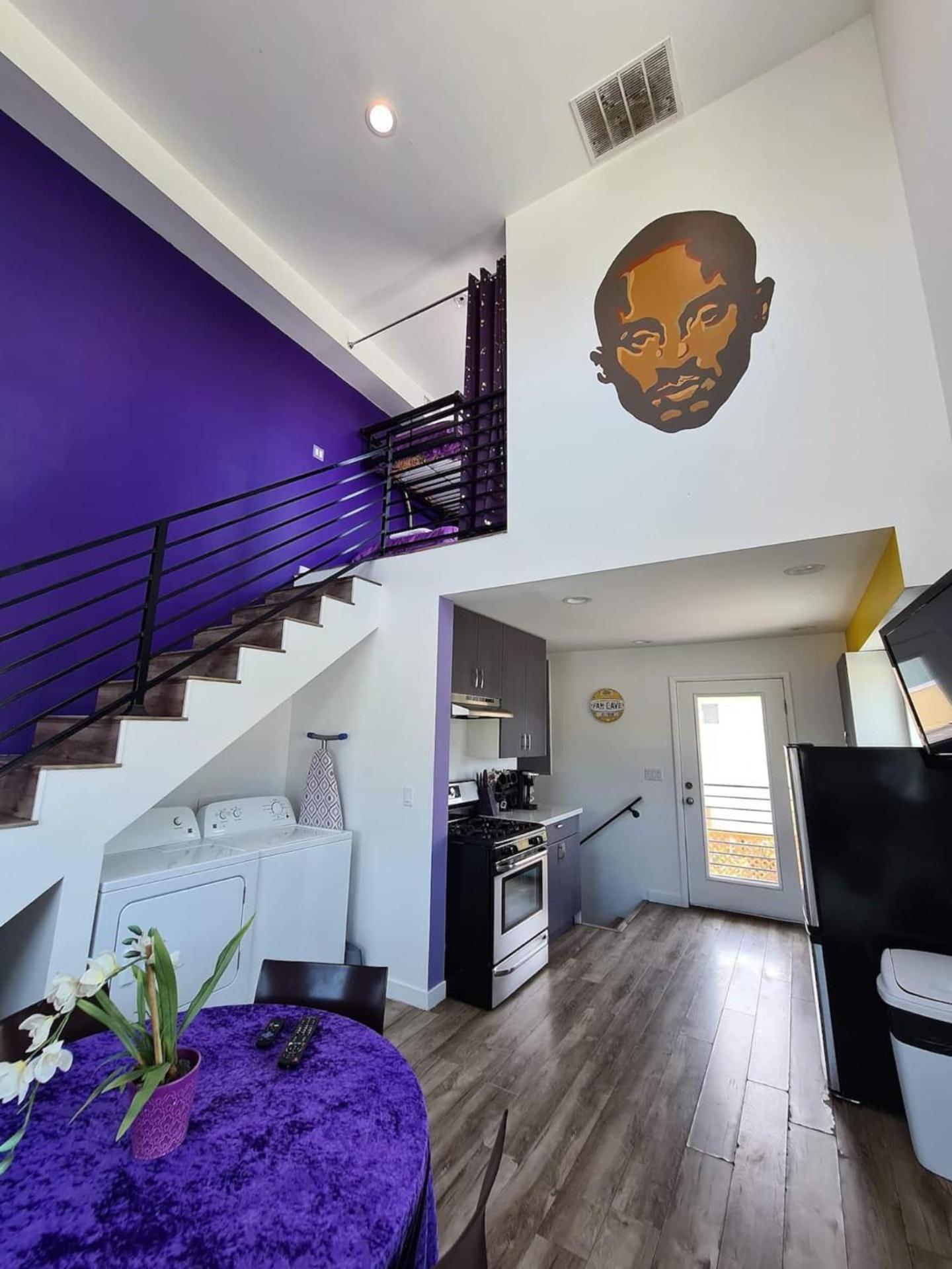 Kobe Bryant-themed 3 Bedroom With Hot Tub 10 Minutes From Rodeo Drive Holiday home