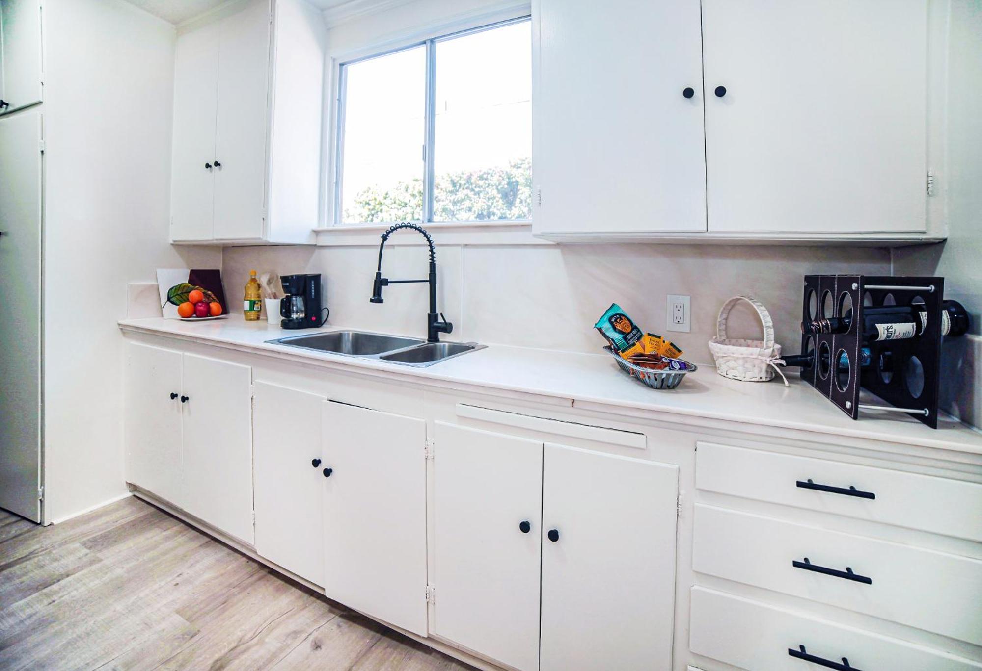 Sunny Family Retreat Near Santa Monica Holiday home