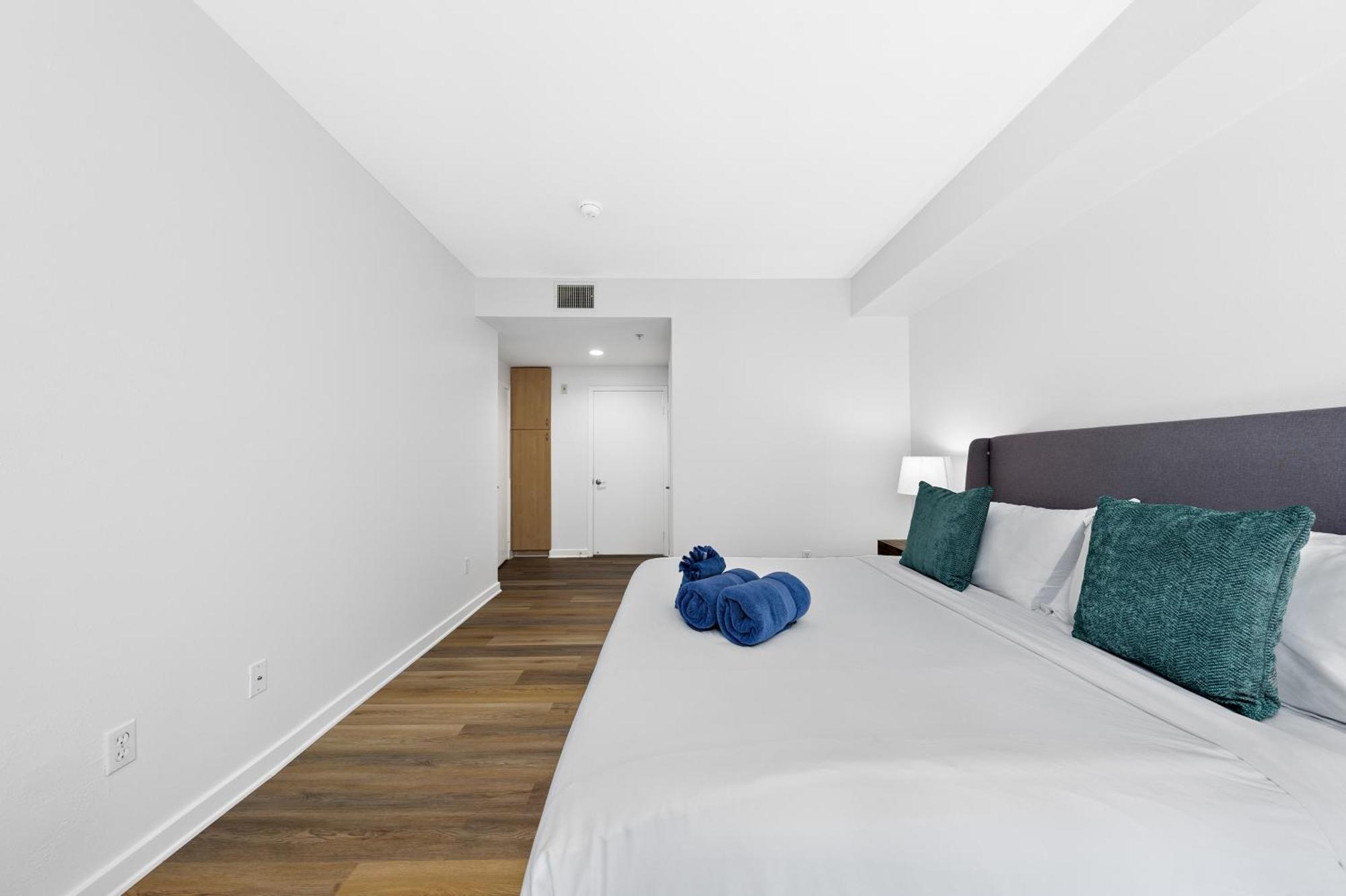 Apartment The Turquoise Lounge - Chic 2br View Pool, Sauna