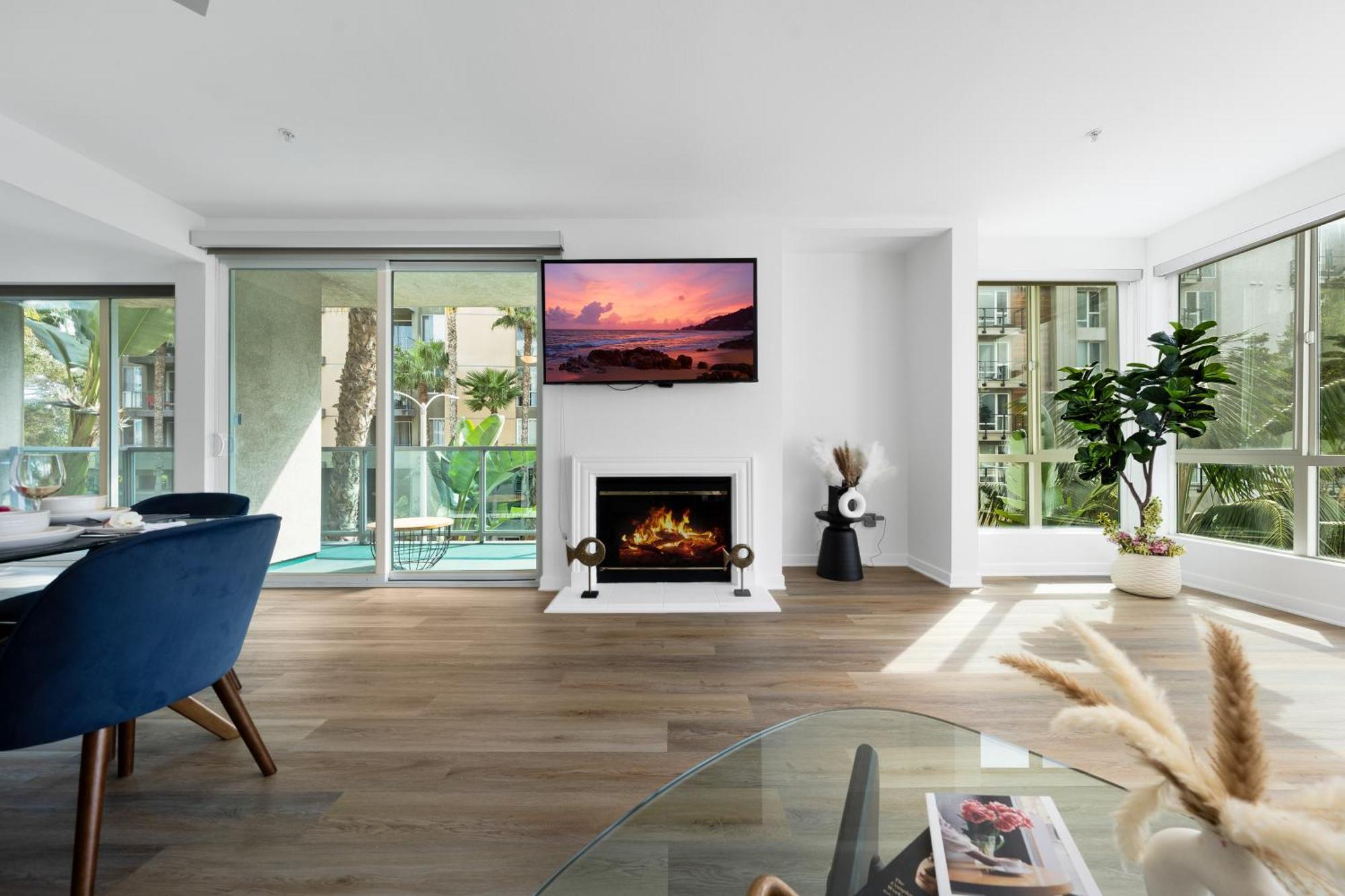 The Turquoise Lounge - Chic 2br View Pool, Sauna Los Angeles