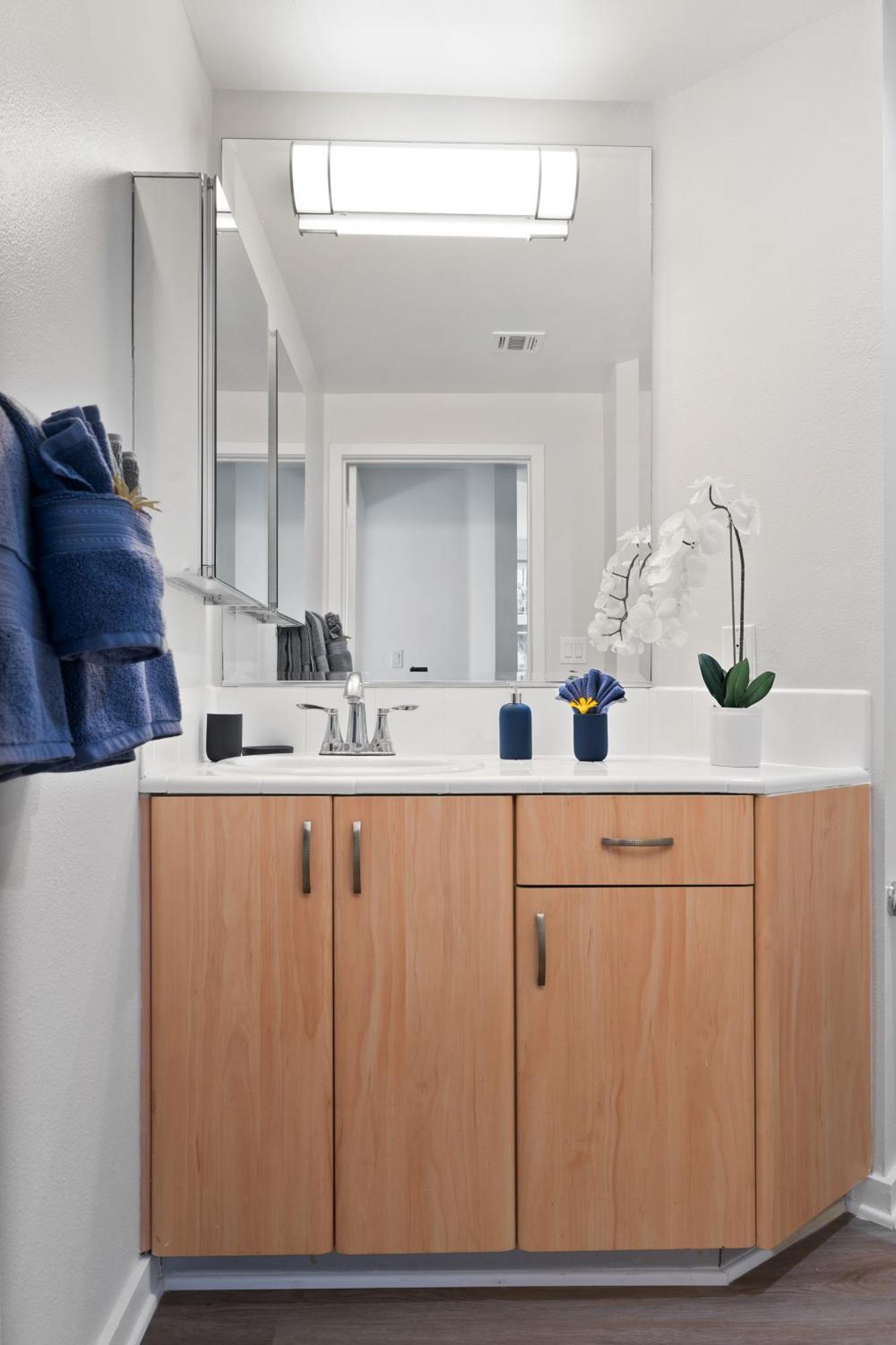 Apartment The Turquoise Lounge - Chic 2br View Pool, Sauna Los Angeles