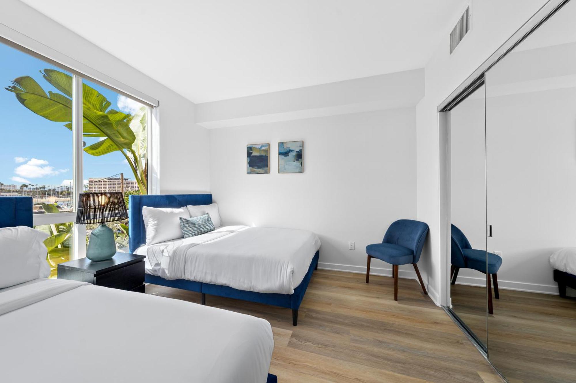The Turquoise Lounge - Chic 2br View Pool, Sauna Los Angeles