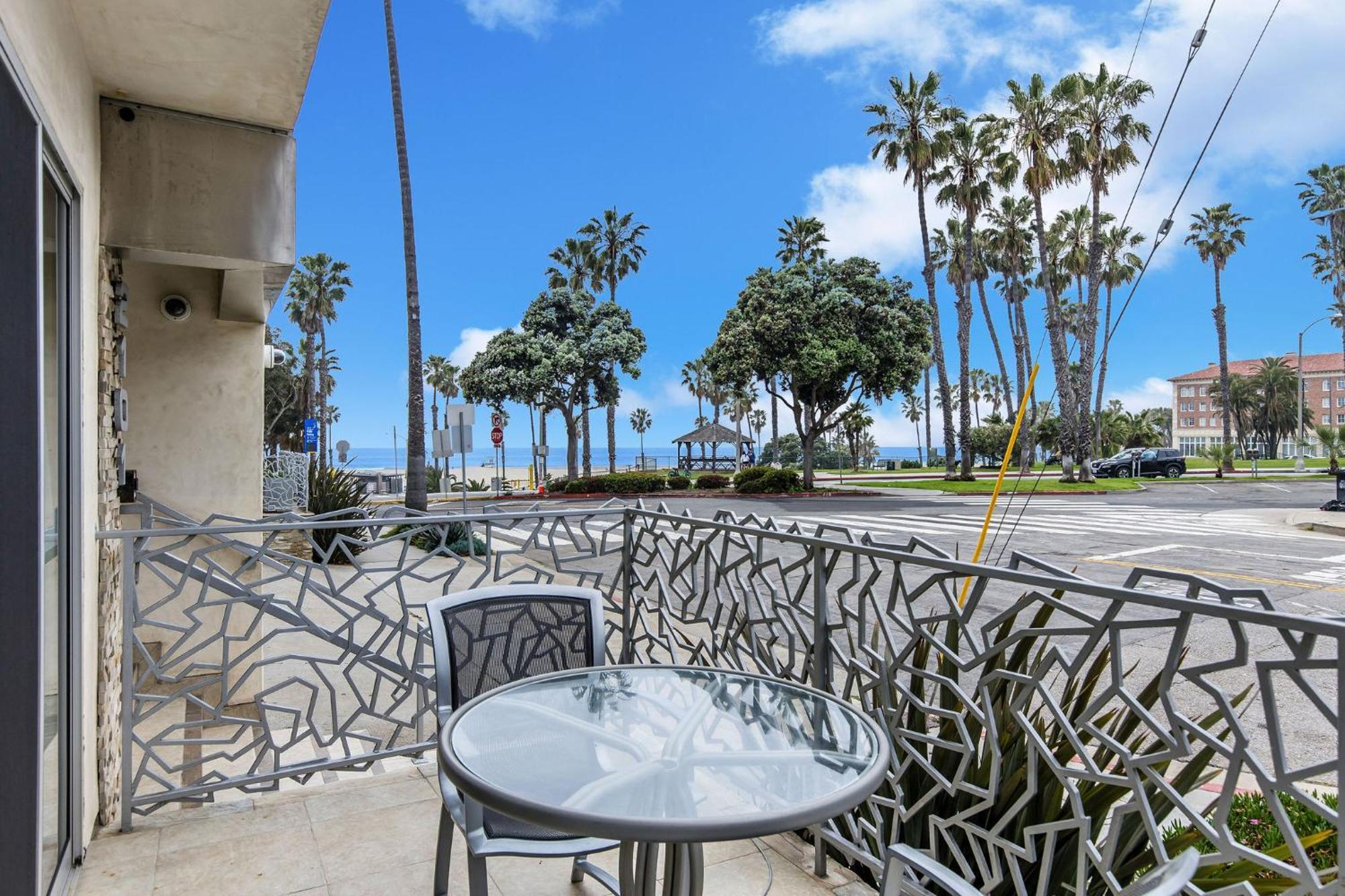 Ocean View Apartment Los Angeles