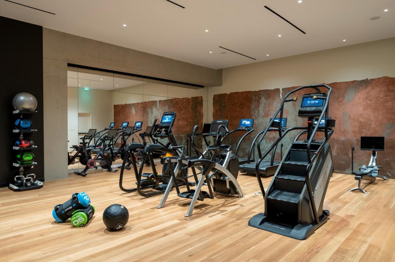 The Sapphire Nest - Spectacular Rooftop Amenities Ocean Views 2br Apartamento