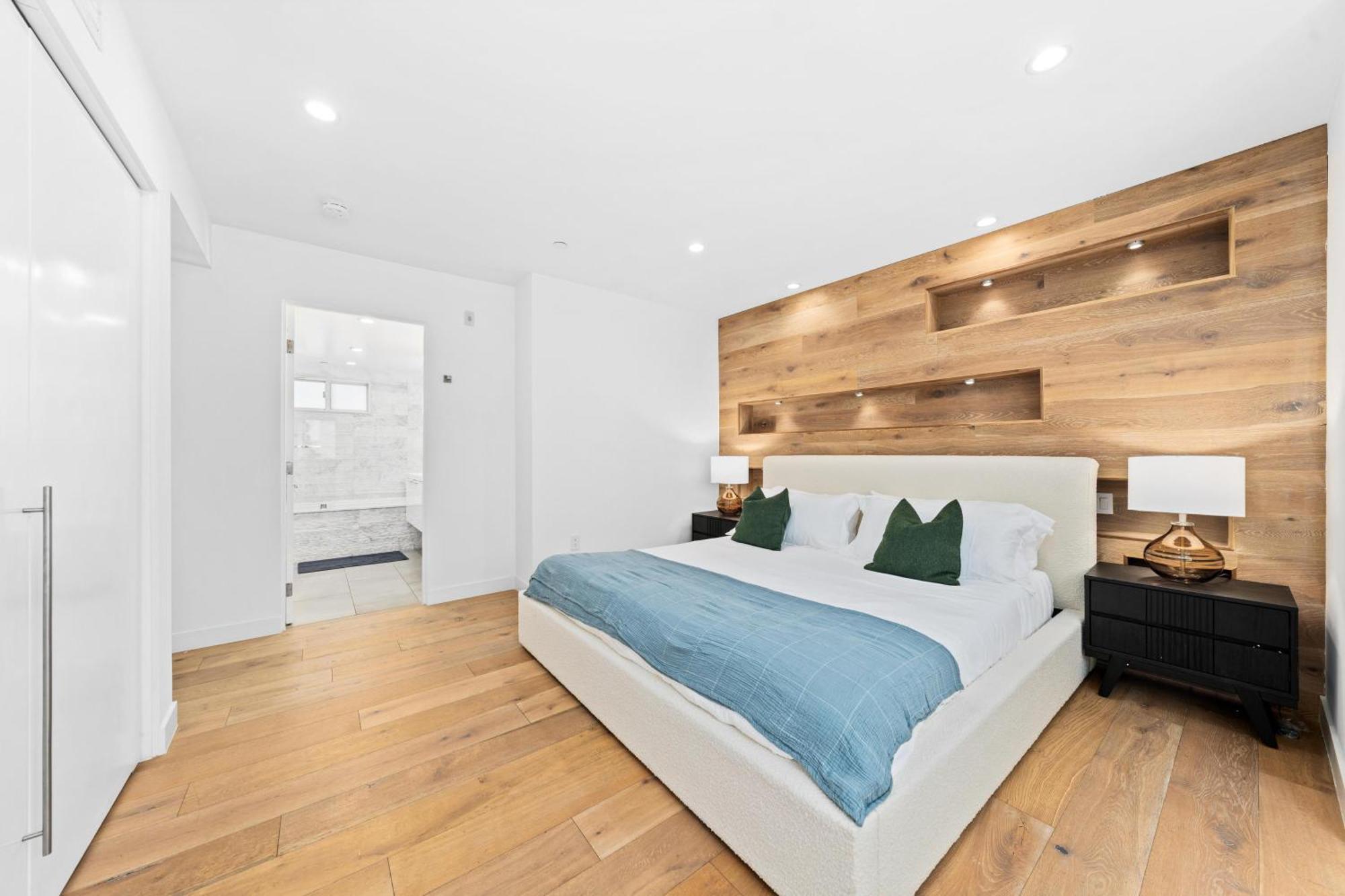 The Diamond Dune - Upscale 3 Level 4br Terrace Santa Monica Apartment