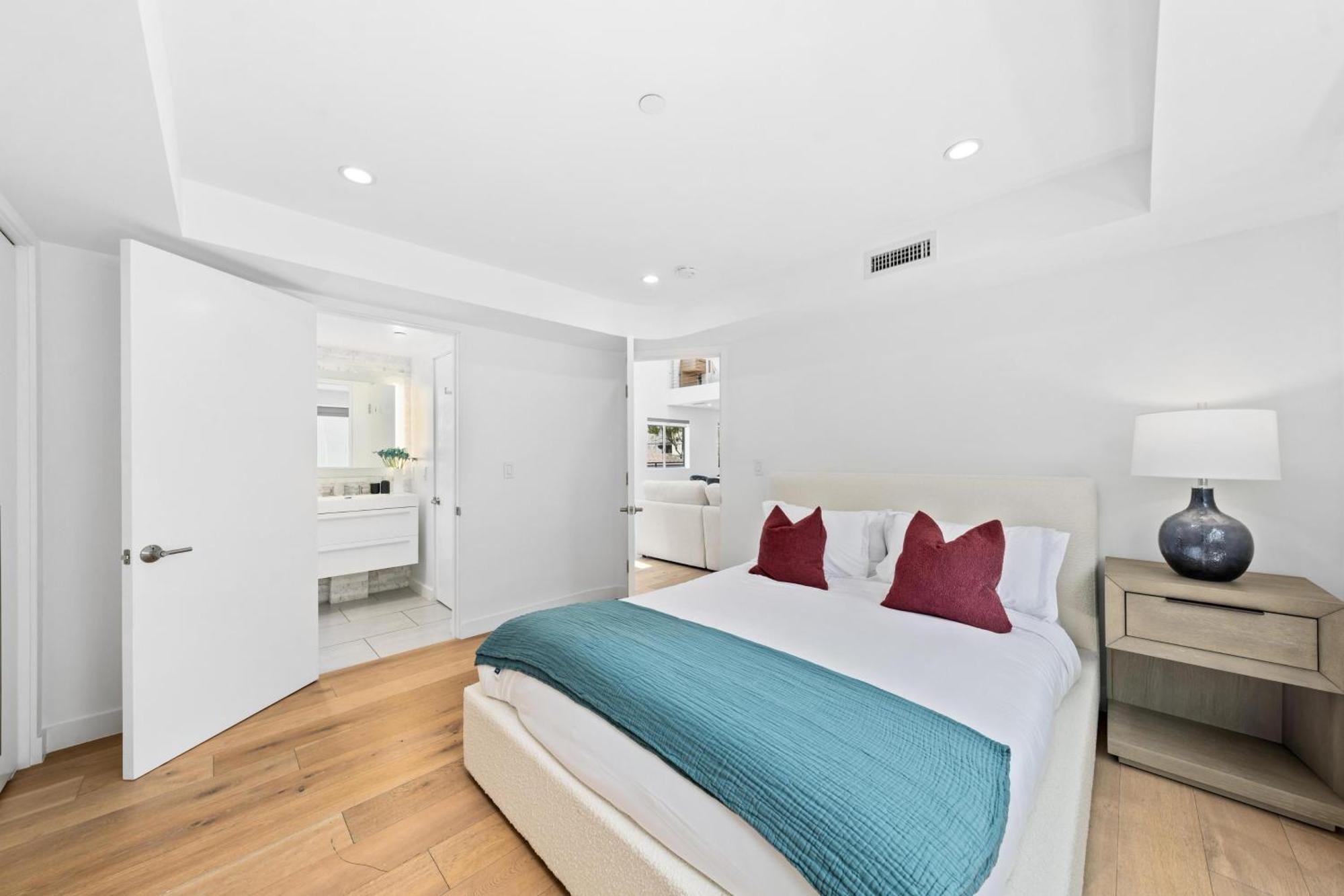 The Diamond Dune - Upscale 3 Level 4br Terrace Santa Monica