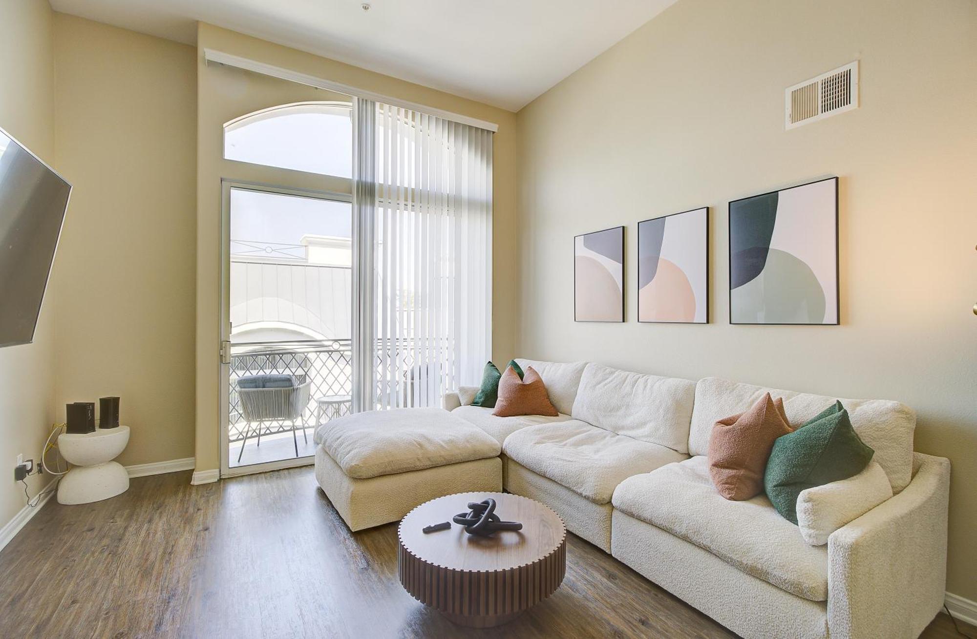 Zircon Zen - Quiet Retreat 2br Pool, Jacuzzi Marina Los Angeles