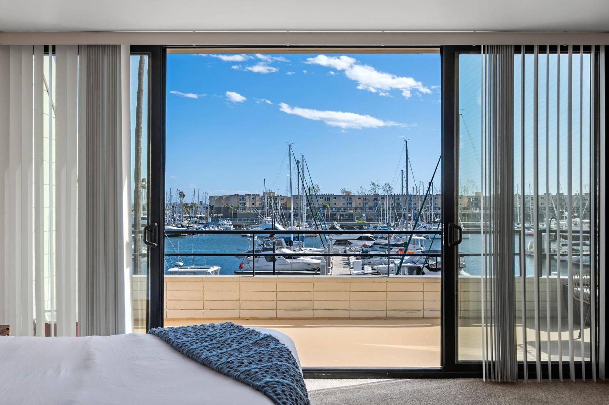 Aquamarine Escape - Spectacular Marina Views 2br Rooftop Pool