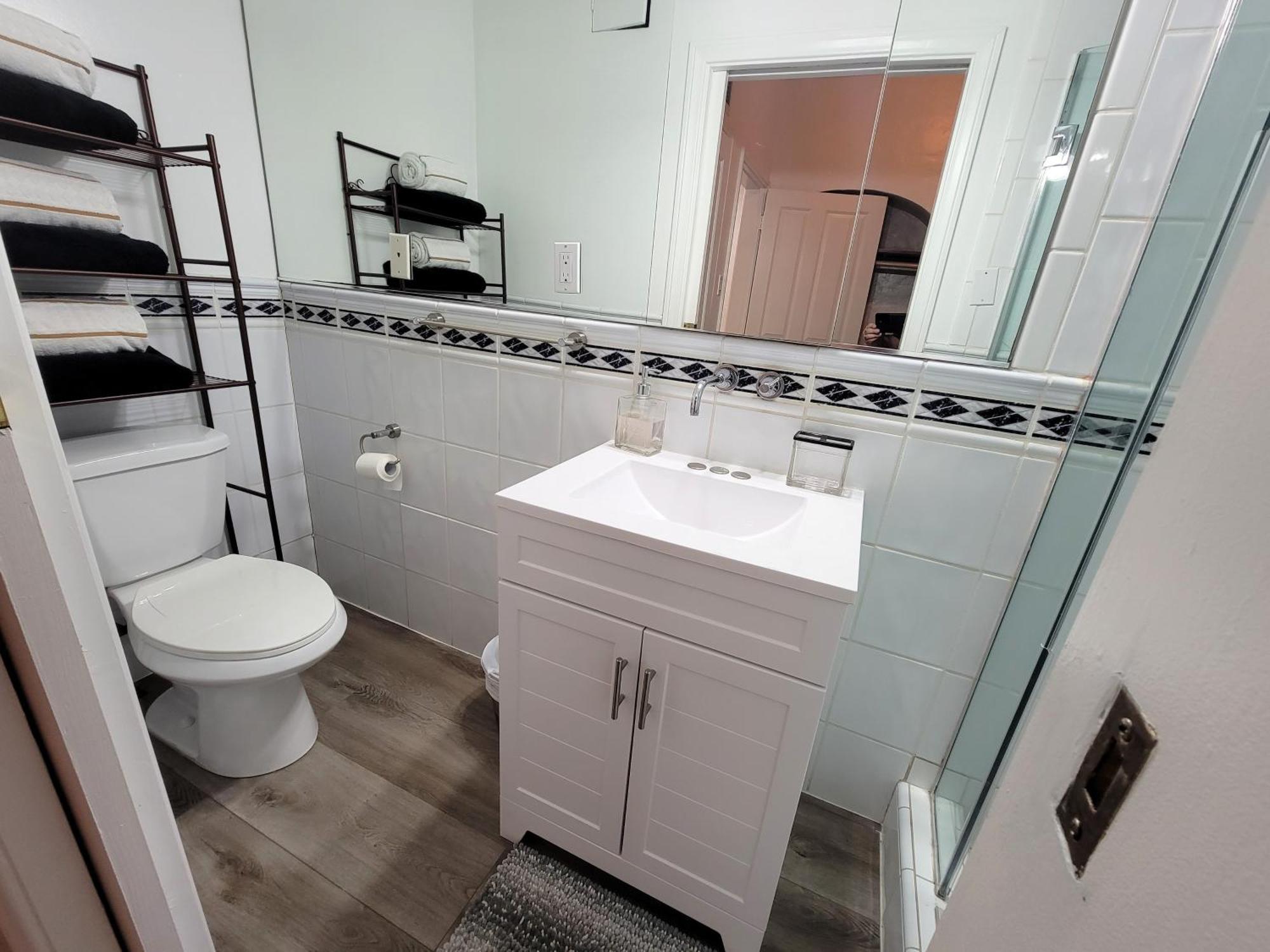 3 Bedroom Story Near Pico Blvd Apartment Los Angeles