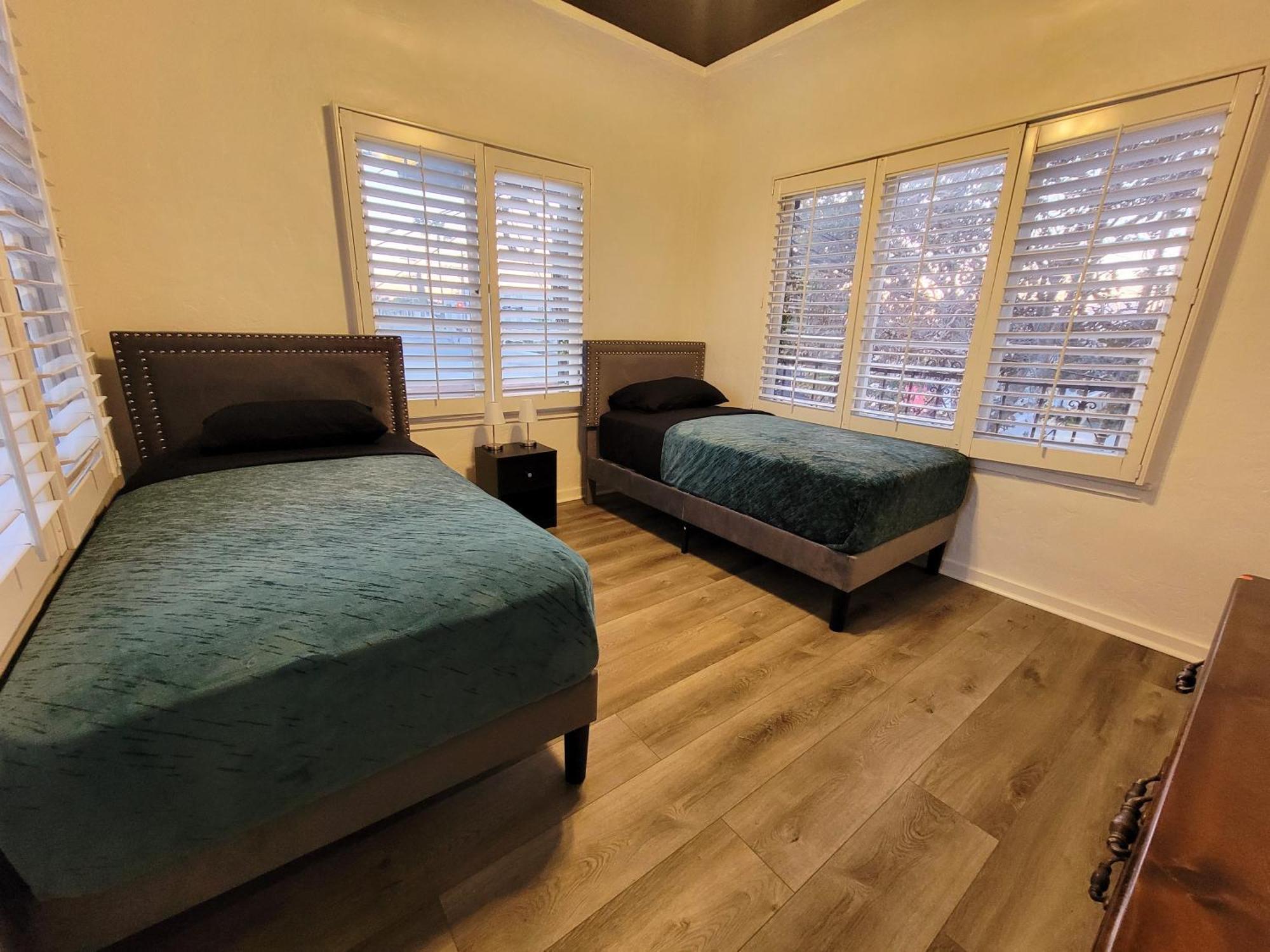3 Bedroom Story Near Pico Blvd *