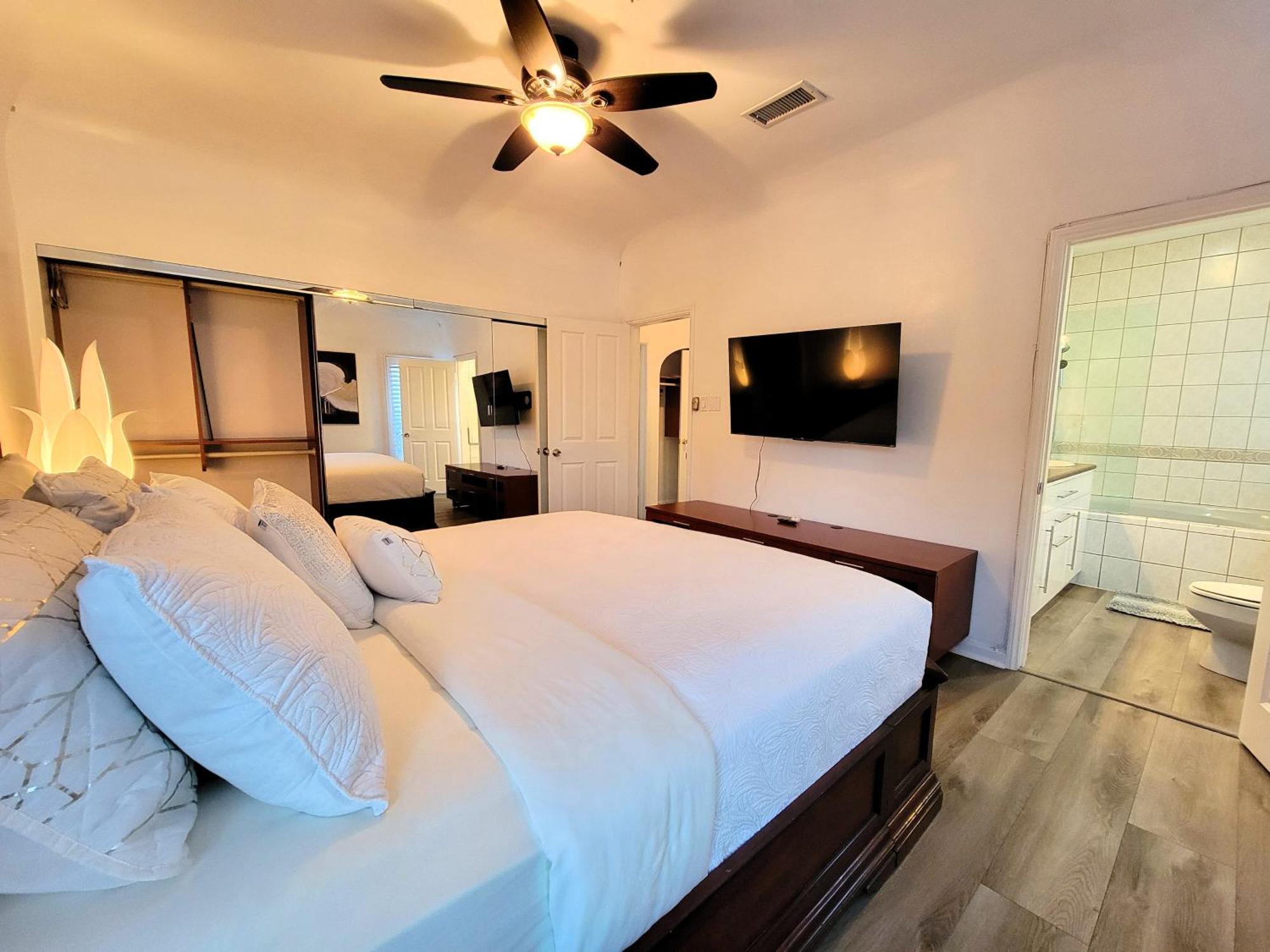 Apartment 3 Bedroom Story Near Pico Blvd *