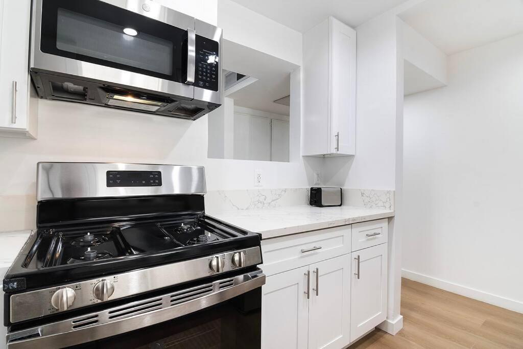 Apartment 2br Bonus And Pool Access Near Universal Los Angeles