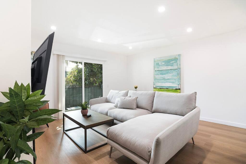 2br Bonus And Pool Access Near Universal Apartment