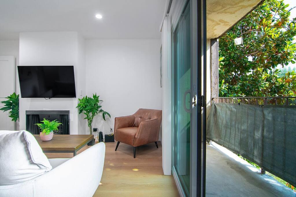 2br Bonus And Pool Access Near Universal Apartment Los Angeles