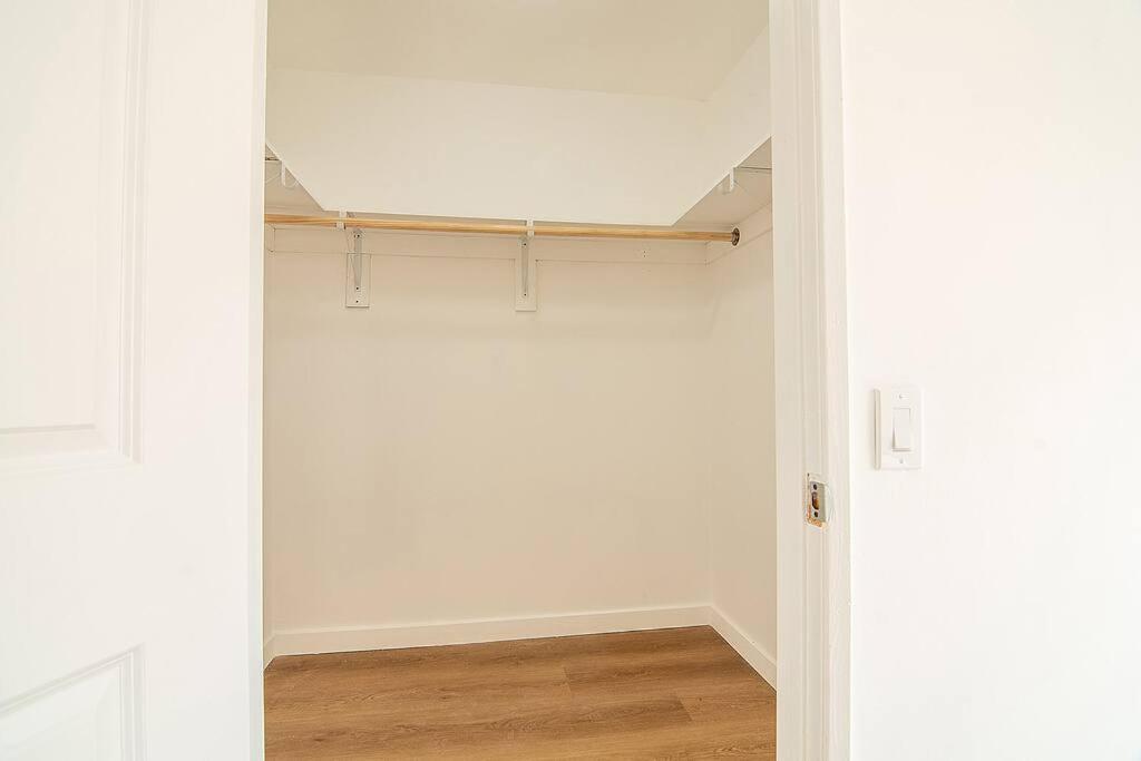 2br Bonus And Pool Access Near Universal Apartment