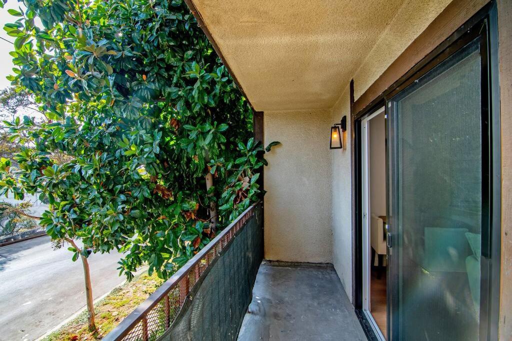 Apartment 2br Bonus And Pool Access Near Universal Los Angeles
