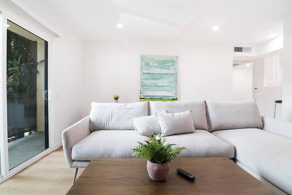 2br Bonus And Pool Access Near Universal Apartment *