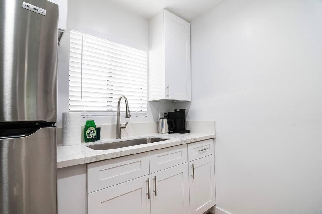 2br Bonus And Pool Access Near Universal Apartment