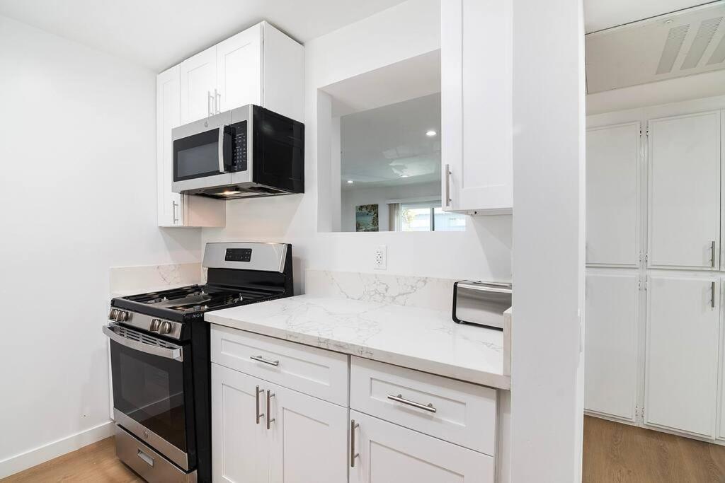 Apartment 2br Bonus And Pool Access Near Universal