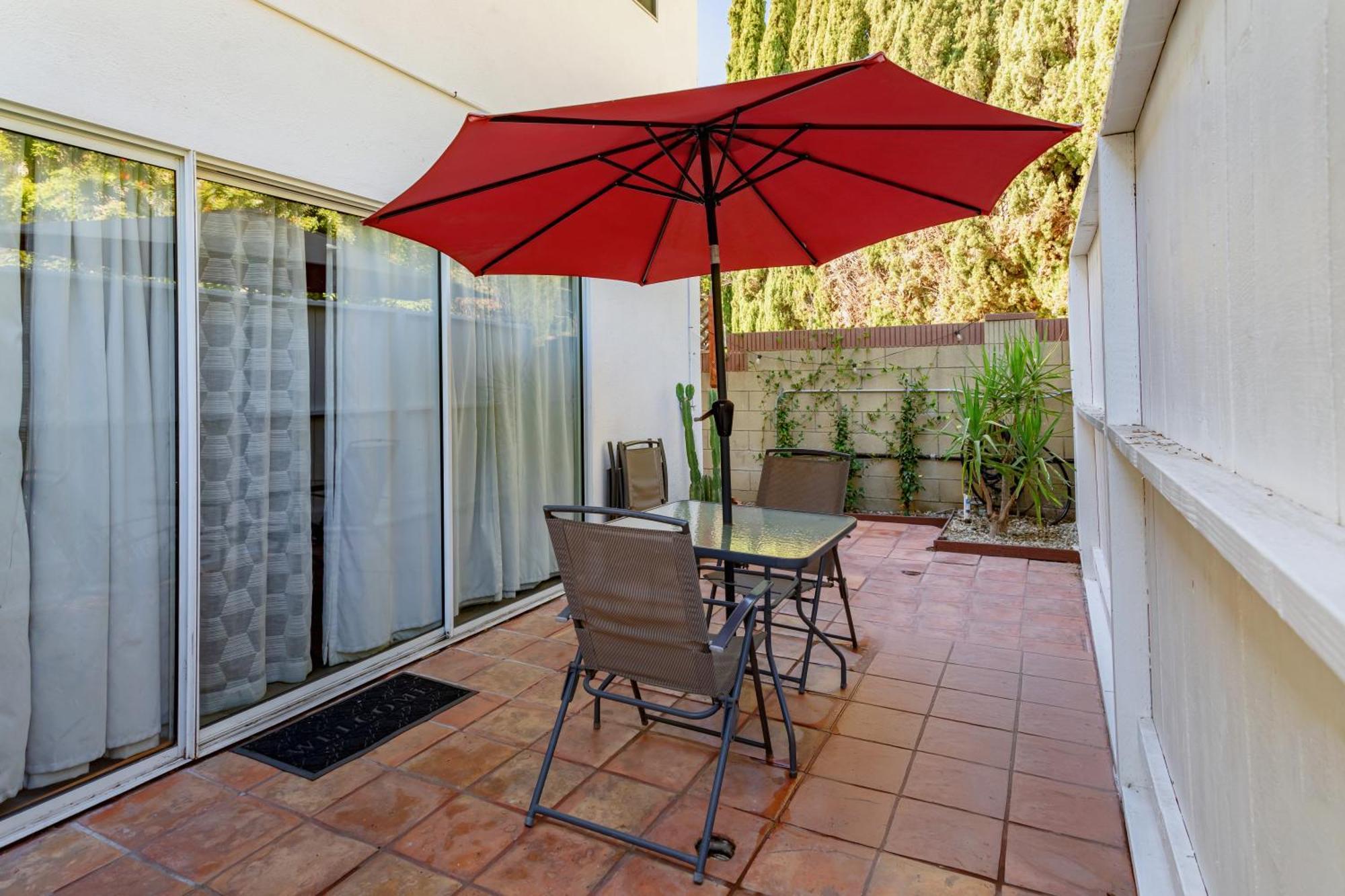 Spacious Guest With Private Entry *