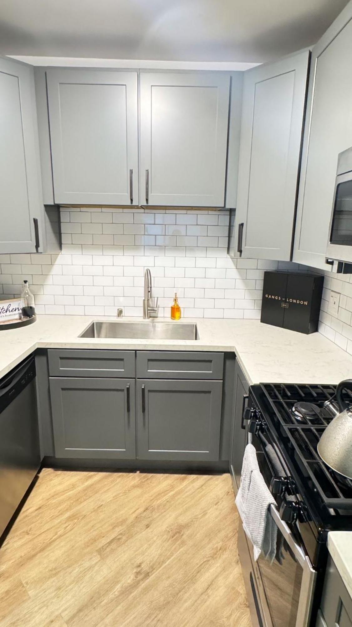 Incredible Two Bedroom Hollywood Free Parking Apartment