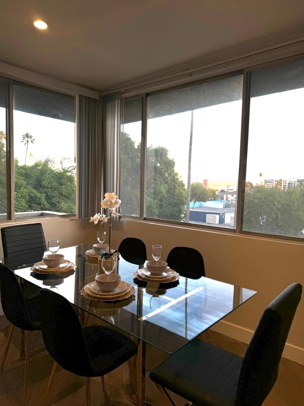 Apartment Incredible Two Bedroom Hollywood Free Parking *