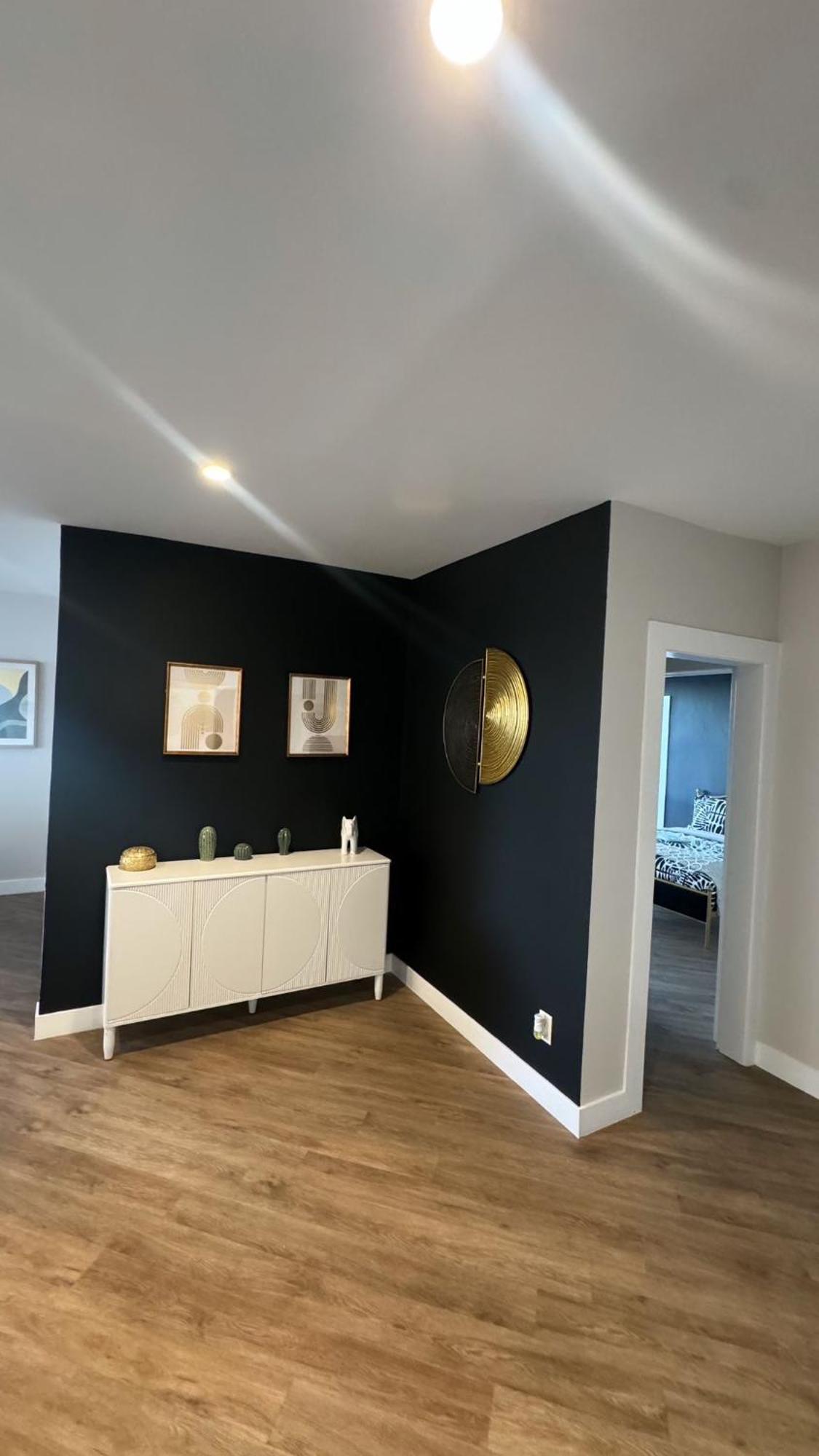 Incredible Two Bedroom Hollywood Free Parking Los Angeles
