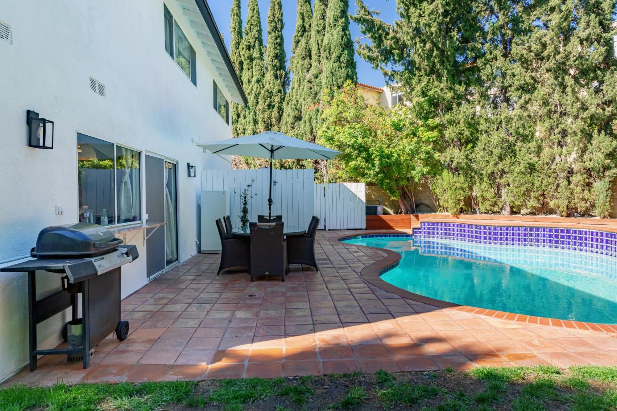 Tranquil Getaway Retreat Sleeps 8 Guest Holiday home Los Angeles