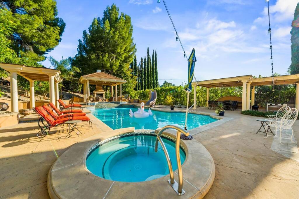 With Games, Slide, Oasis Holiday home