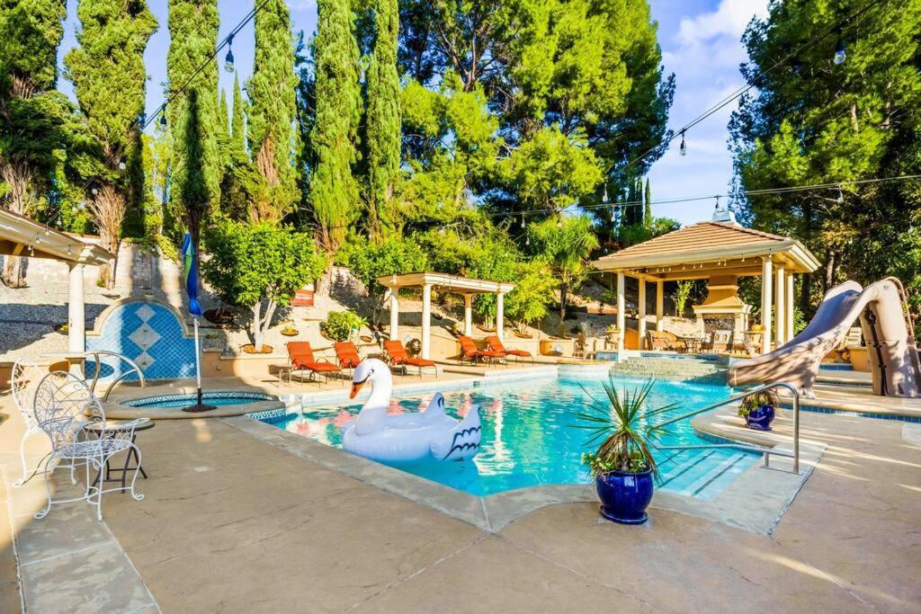 With Games, Slide, Oasis Holiday home